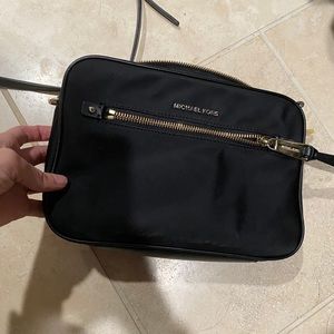 Cross body purse